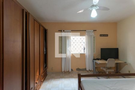 Casa à venda com 177m², 3 quartos e 7 vagas Casa à venda com 177m², 3 quartos e 7 vagasCasa 2- Quarto