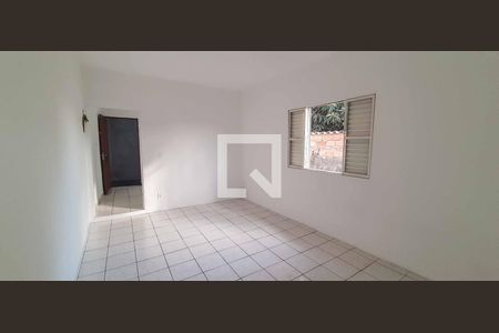 Sala/Quarto de casa para alugar com 1 quarto, 28m² em Vila Menk, Osasco