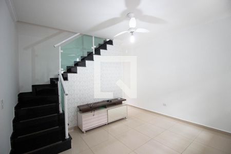Sala de casa para alugar com 2 quartos, 60m² em Vila Giordano, São Paulo