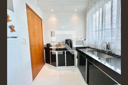 Cozinha de apartamento à venda com 2 quartos, 55m² em Cabral, Contagem