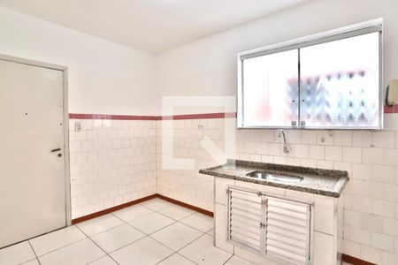 Apartamento à venda com 77m², 2 quartos e sem vagaCozinha