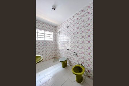 Casa à venda com 260m², 3 quartos e 10 vagasBanheiro