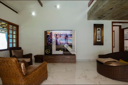 Sala de casa de condomínio para alugar com 3 quartos, 600m² em Vargem Grande, Rio de Janeiro