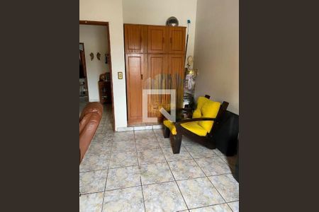 Casa à venda com 166m², 3 quartos e 6 vagas