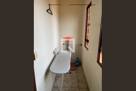 Casa à venda com 166m², 3 quartos e 6 vagas