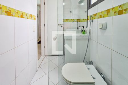 Apartamento para alugar com 240m², 4 quartos e 2 vagas Apartamento para alugar com 240m², 4 quartos e 2 vagasBanheiro da Suíte