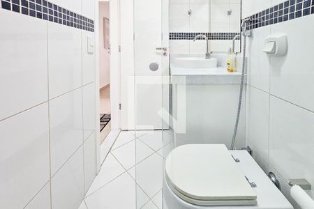 Apartamento para alugar com 240m², 4 quartos e 2 vagas Apartamento para alugar com 240m², 4 quartos e 2 vagasBanheiro 2