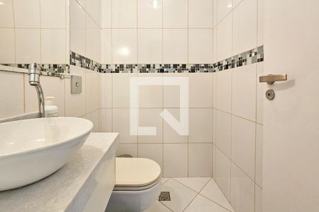 Apartamento para alugar com 240m², 4 quartos e 2 vagas Apartamento para alugar com 240m², 4 quartos e 2 vagasBanheiro