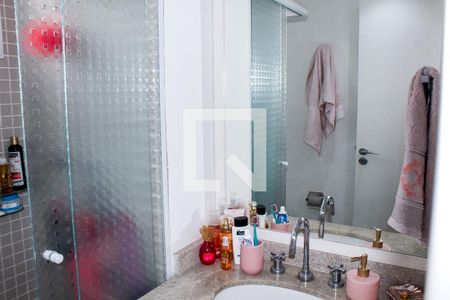 Apartamento à venda com 104m², 2 quartos e 2 vagasBanheiro do corredor