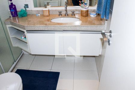 Apartamento à venda com 104m², 2 quartos e 2 vagasBanheiro da Suíte