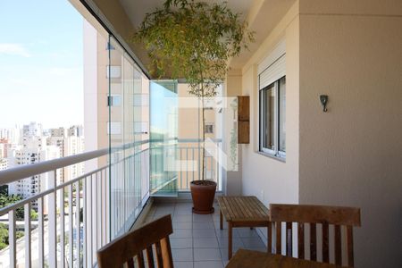 Apartamento à venda com 104m², 2 quartos e 2 vagasVaranda