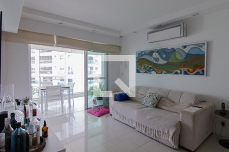 Sala de apartamento para alugar com 3 quartos, 107m² em Barra da Tijuca, Rio de Janeiro