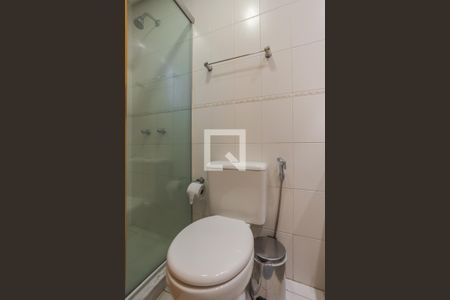 Banheiro da Suíte de apartamento para alugar com 2 quartos, 59m² em Passo D’areia, Porto Alegre