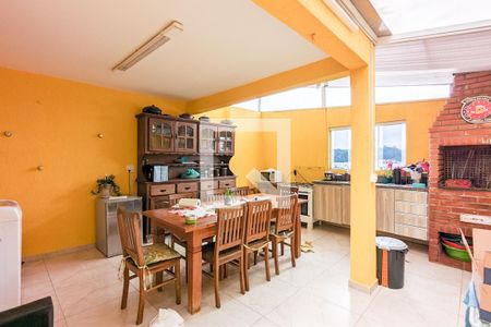 Cozinha e churrasqueira de casa à venda com 4 quartos, 150m² em Jardim Lauro Gomes, São Bernardo do Campo