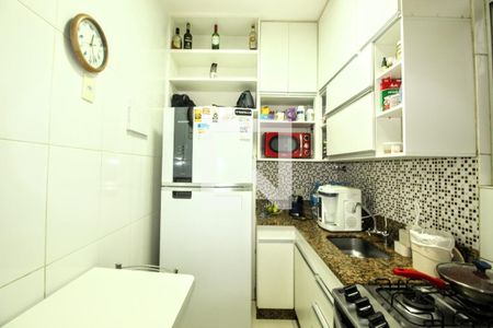 Apartamento para alugar com 76m², 2 quartos e 1 vagaCozinha 
