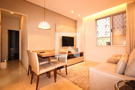 Sala  de apartamento para alugar com 2 quartos, 76m² em Nova Suíça, Belo Horizonte