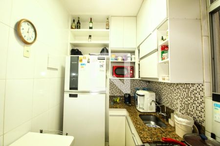 Apartamento para alugar com 76m², 2 quartos e 1 vagaCozinha 