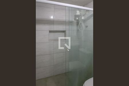Banheiro de apartamento para alugar com 1 quarto, 56m² em Lapa, São Paulo