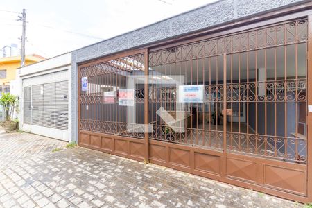 Casa para alugar com 229m², 3 quartos e 5 vagas Casa para alugar com 229m², 3 quartos e 5 vagasFachada