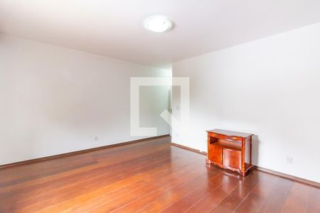 Casa para alugar com 229m², 3 quartos e 5 vagas Casa para alugar com 229m², 3 quartos e 5 vagasQuarto 1 - Suíte