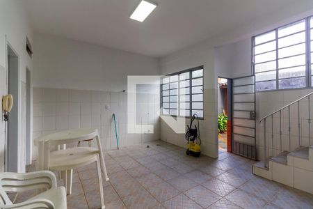 Casa para alugar com 229m², 3 quartos e 5 vagas Casa para alugar com 229m², 3 quartos e 5 vagasCozinha e Área de Serviço