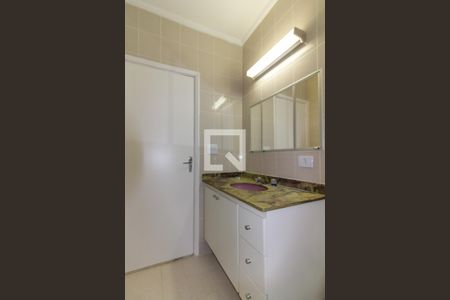 Casa para alugar com 229m², 3 quartos e 5 vagas Casa para alugar com 229m², 3 quartos e 5 vagasBanheiro da Suíte