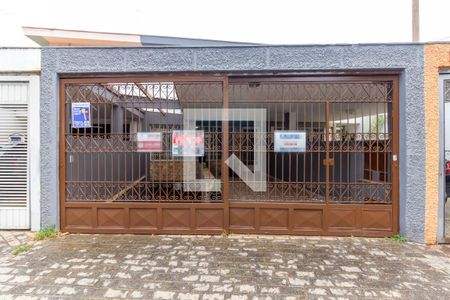 Casa para alugar com 229m², 3 quartos e 5 vagas Casa para alugar com 229m², 3 quartos e 5 vagasFachada