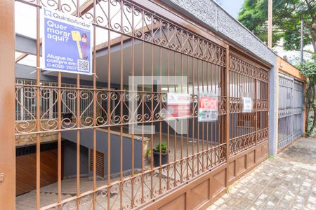 Casa para alugar com 229m², 3 quartos e 5 vagas Casa para alugar com 229m², 3 quartos e 5 vagasFachada