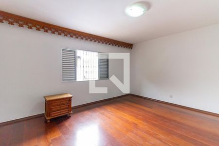 Casa para alugar com 229m², 3 quartos e 5 vagas Casa para alugar com 229m², 3 quartos e 5 vagasQuarto 1 - Suíte
