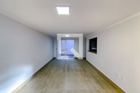Sala de casa à venda com 4 quartos, 155m² em Vila Invernada, São Paulo