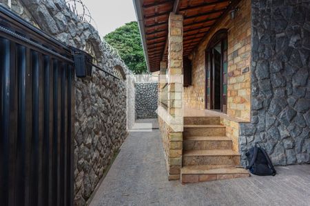 Varanda de casa à venda com 3 quartos, 200m² em Eldorado, Contagem