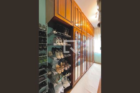 Apartamento à venda com 300m², 3 quartos e 2 vagasCloset da suíte