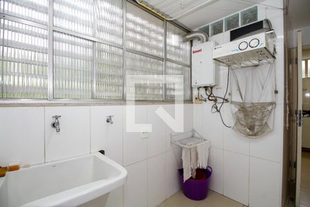 Apartamento à venda com 170m², 3 quartos e 1 vagaÁrea de Serviço