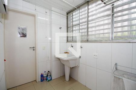 Apartamento à venda com 170m², 3 quartos e 1 vagaÁrea de Serviço