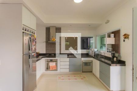 Casa à venda com 320m², 4 quartos e 2 vagas Casa à venda com 320m², 4 quartos e 2 vagasCozinha