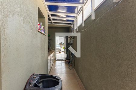 Casa à venda com 320m², 4 quartos e 2 vagas Casa à venda com 320m², 4 quartos e 2 vagasÁrea de Serviço