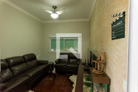 Casa à venda com 320m², 4 quartos e 2 vagas Casa à venda com 320m², 4 quartos e 2 vagasSala de TV