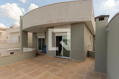 Casa à venda com 320m², 4 quartos e 2 vagas Casa à venda com 320m², 4 quartos e 2 vagasVaranda das Suítes 2 e 3