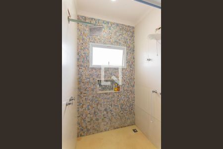 Casa à venda com 320m², 4 quartos e 2 vagas Casa à venda com 320m², 4 quartos e 2 vagasBanheiro da Suíte 1