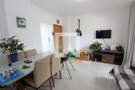 Sala  de apartamento à venda com 3 quartos, 75m² em Jardim Riacho das Pedras, Contagem