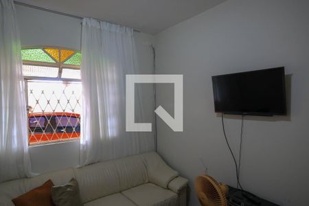 Sala de TV de casa para alugar com 3 quartos, 114m² em Santa Cruz, Belo Horizonte