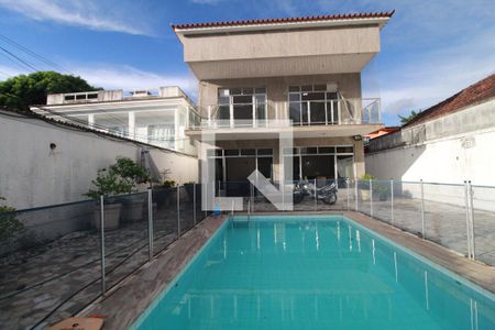 Casa de condomínio à venda com 180m², 5 quartos e NaN vagasÁrea externa - piscina
