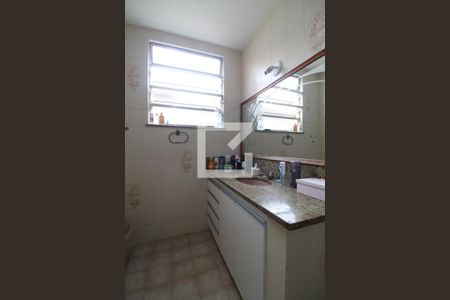 Casa de condomínio à venda com 180m², 5 quartos e NaN vagasBanheiro Social 2