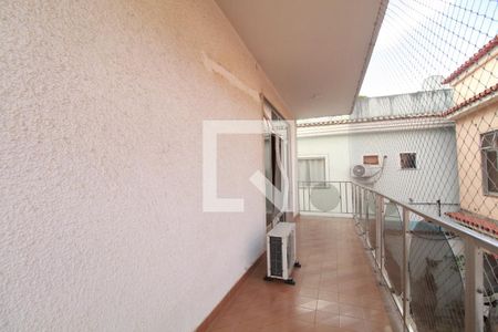 Casa de condomínio à venda com 180m², 5 quartos e NaN vagasQuarto 1 - varanda
