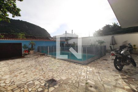 Casa de condomínio à venda com 180m², 5 quartos e NaN vagasÁrea externa