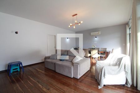 Sala de casa de condomínio à venda com 5 quartos, 180m² em Anil, Rio de Janeiro