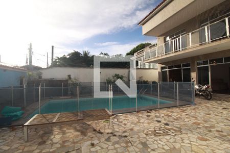 Casa de condomínio à venda com 180m², 5 quartos e NaN vagasÁrea externa