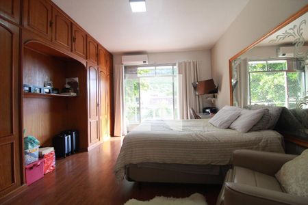 Casa de condomínio à venda com 180m², 5 quartos e NaN vagasSuíte