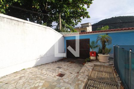 Casa de condomínio à venda com 180m², 5 quartos e NaN vagasÁrea externa
