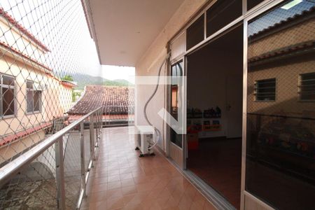 Casa de condomínio à venda com 180m², 5 quartos e NaN vagasQuarto 1 - varanda